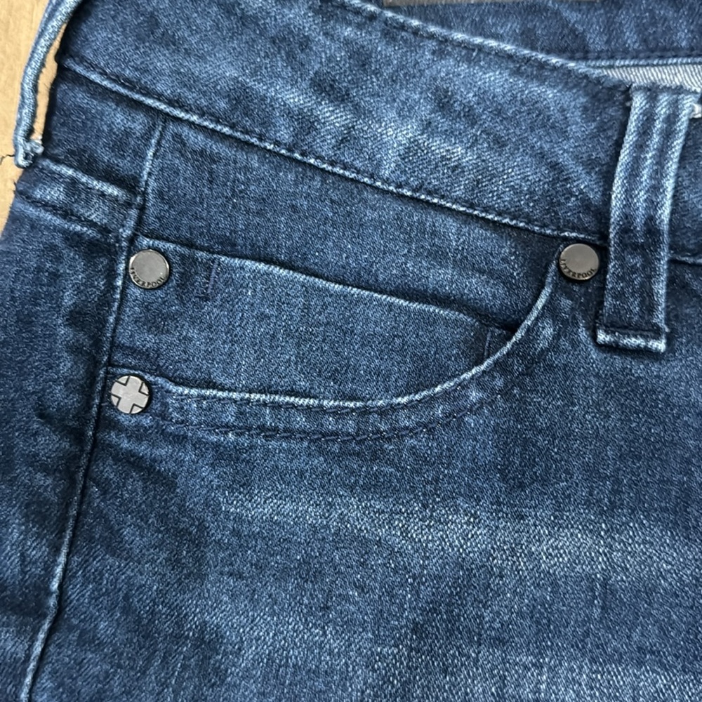 Liverpool Bae Bermuda Size 8/29 - Picture 4 of 5